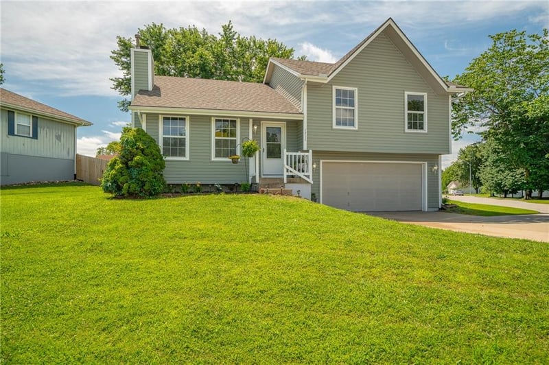 1711 Christi Ln, Raymore, MO 64083