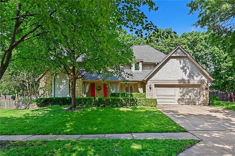 5710 Spruce Ave, Kansas City, MO 64119