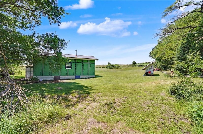 17846 270th Rd, Whiting, KS 66552