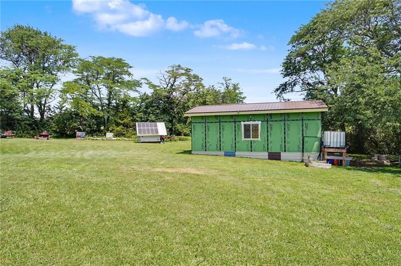 17846 270th Rd, Whiting, KS 66552