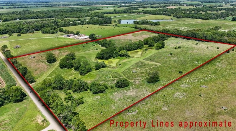 17846 270th Rd, Whiting, KS 66552