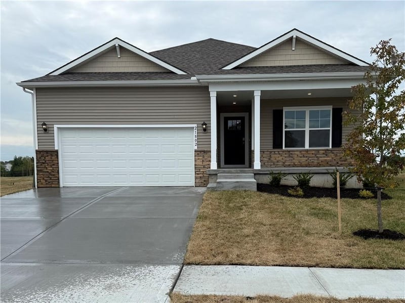 710 Solstice Cir, Belton, MO 64012