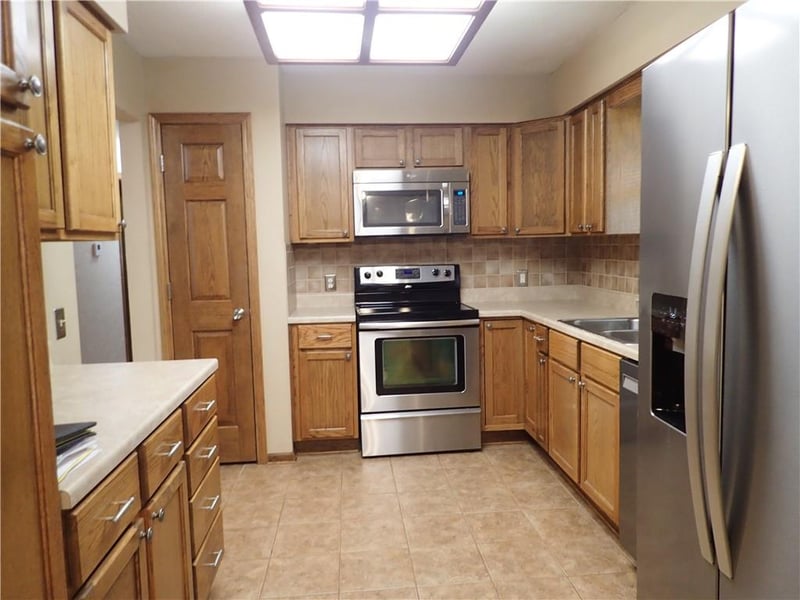 1608 20th St, Blue Springs, MO 64015