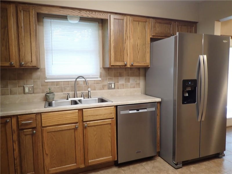 1608 20th St, Blue Springs, MO 64015