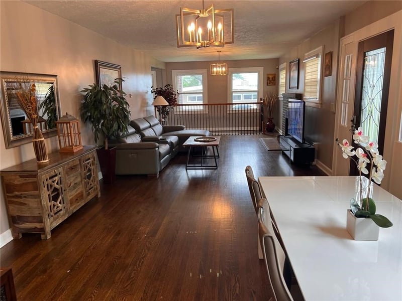 4901 Antioch Rd, Overland Park, KS 66203