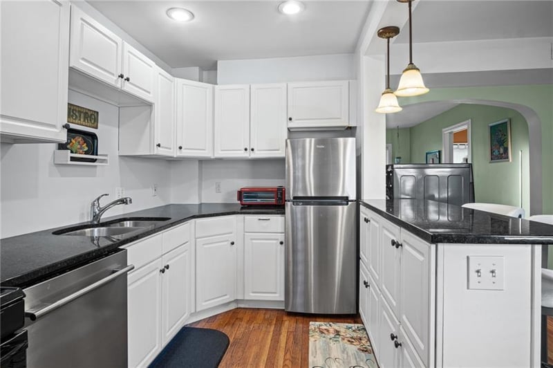 212 Emanuel Cleaver Ii Blvd #2 West, Kansas City, MO 64111