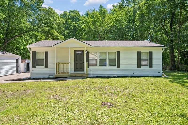 125 Gould St, Tonganoxie, KS 66086