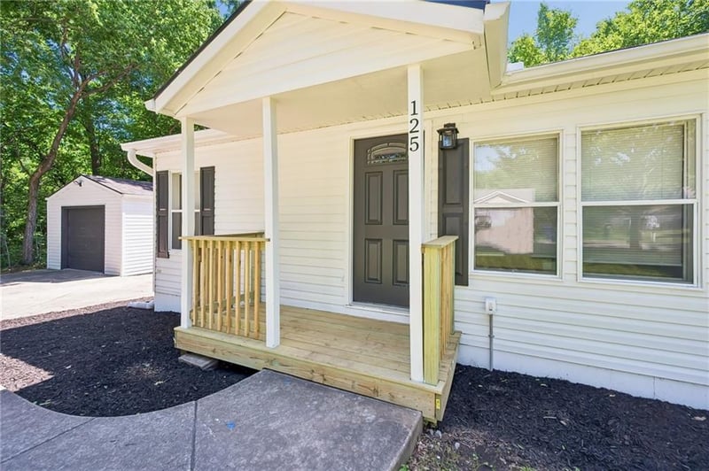 125 Gould St, Tonganoxie, KS 66086
