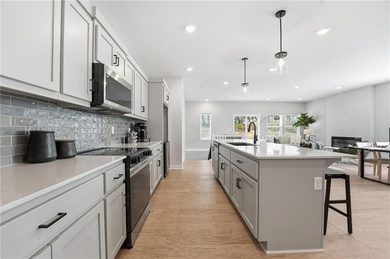 1204 Royal Arch Trl, Raymore, MO 64083