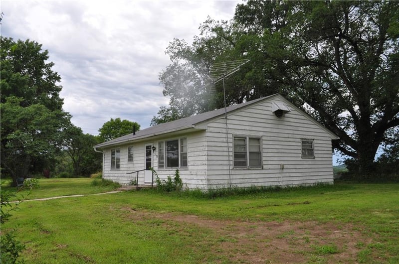 33135 Iatan Rd, Weston, MO 64098