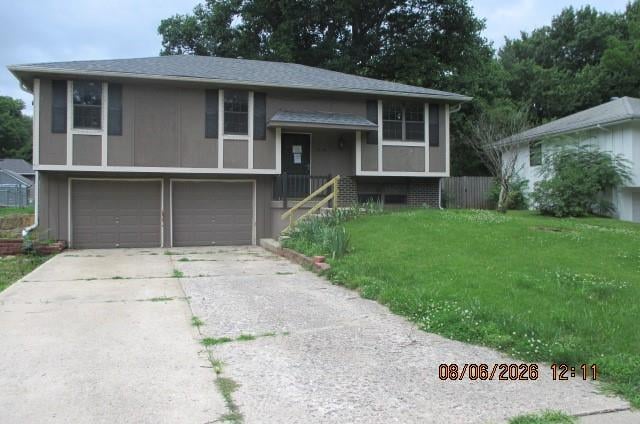 504 Alfalfa Ln, Buckner, MO 64016
