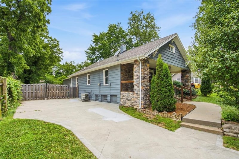 2916 52nd St, Kansas City, KS 66104