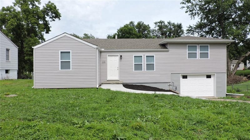 1715 Pearl St, Independence, MO 64050