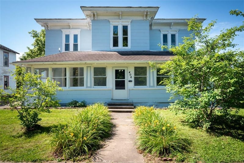 406 4th St, Cameron, MO 64429