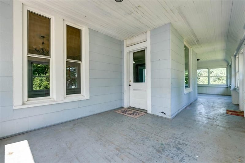 406 4th St, Cameron, MO 64429