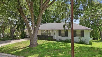 483 NE Meadowbrook Rd, Kansas City, MO 64119