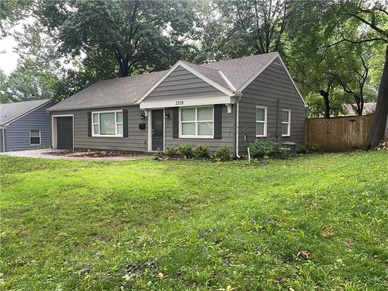 2519 79th St, Prairie Village, KS 66208