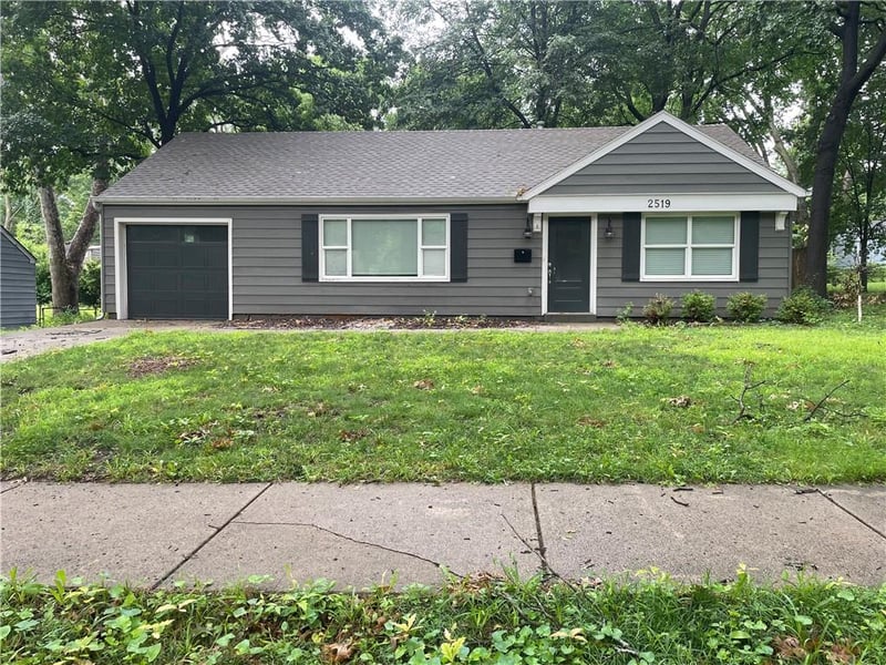2519 79th St, Prairie Village, KS 66208