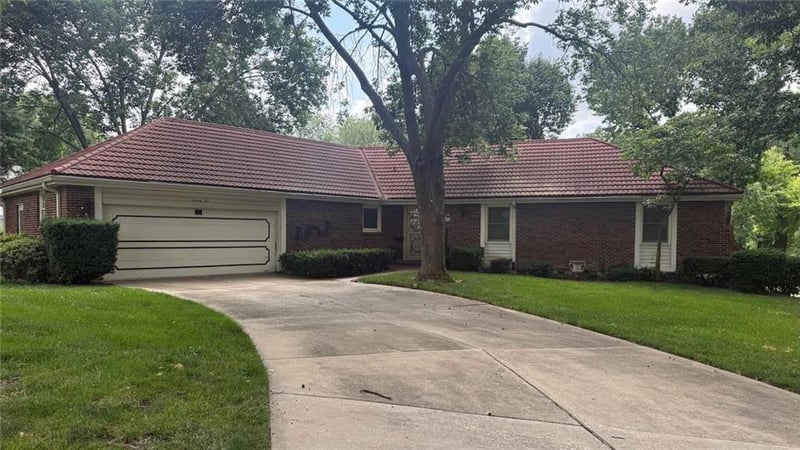 71 106th Ter, Kansas City, MO 64114