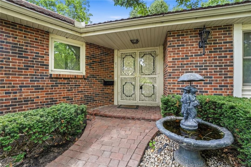 71 106th Ter, Kansas City, MO 64114