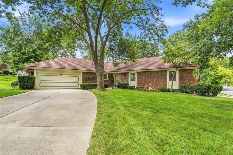 71 106th Ter, Kansas City, MO 64114