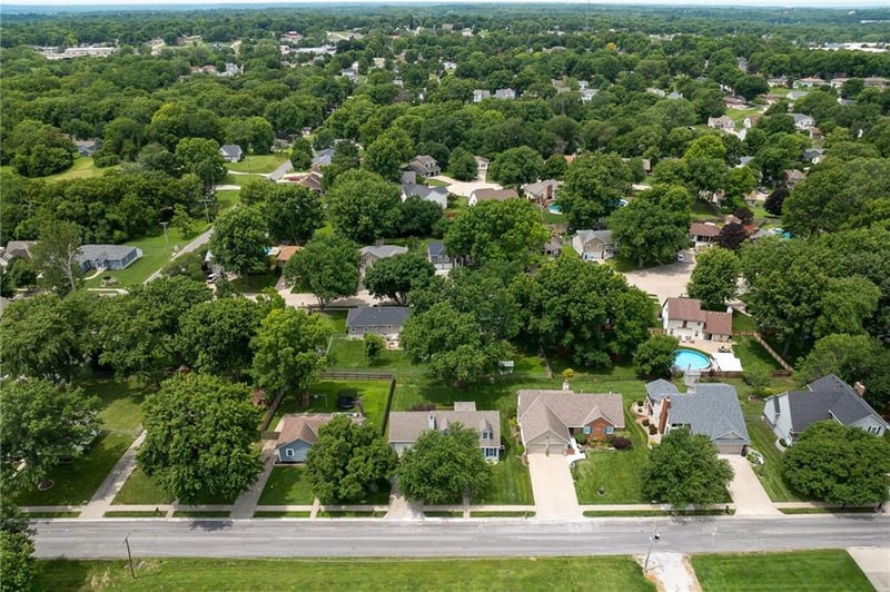 3308 Chris Hessler Rd, St Joseph, MO 64506