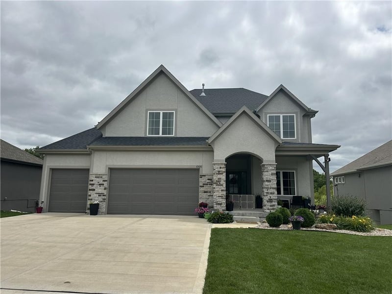 17105 170th St, Olathe, KS 66062