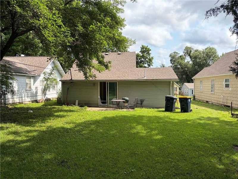 106 80th St, Kansas City, MO 64114