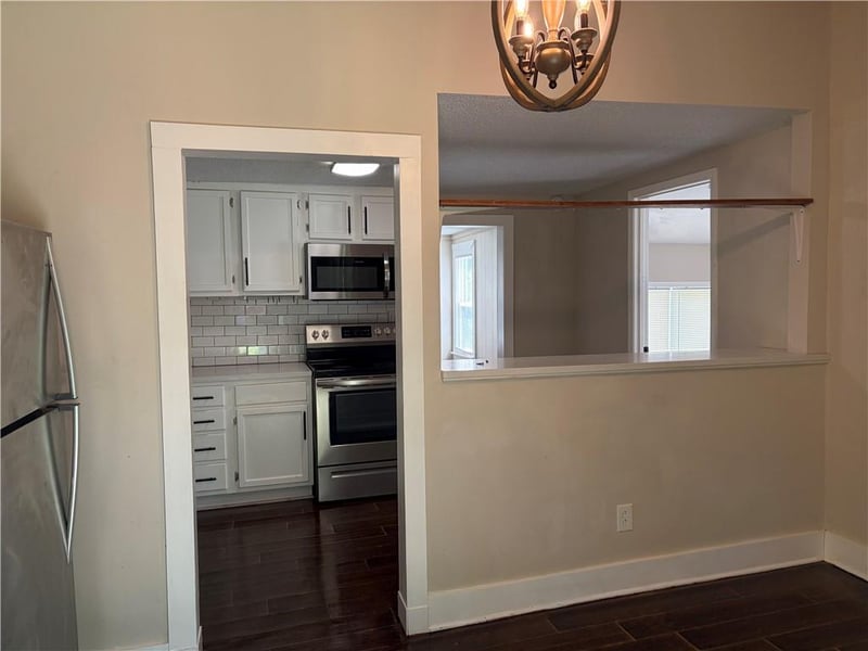 106 80th St, Kansas City, MO 64114
