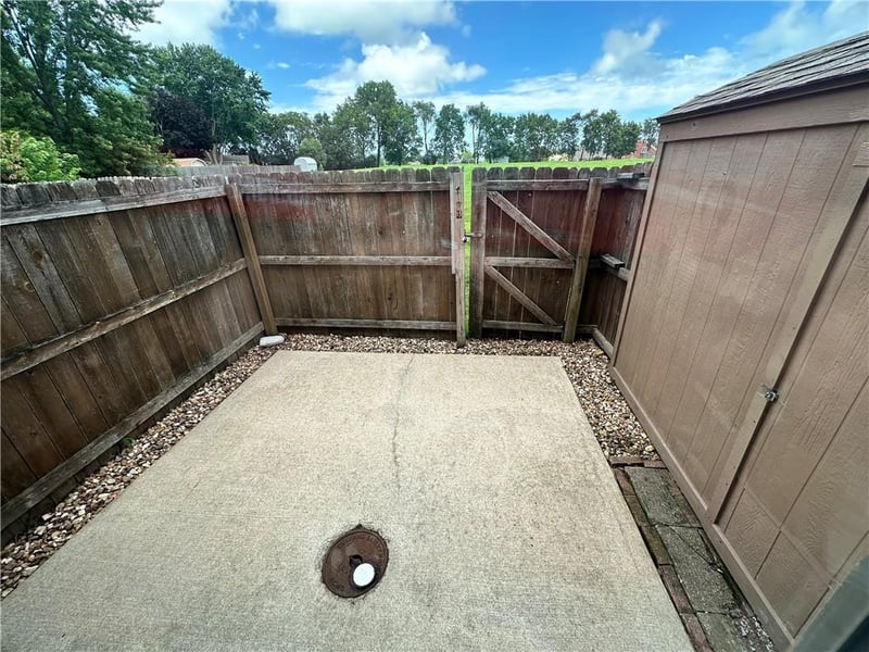 725 Liggett Rd #A, Blue Springs, MO 64015