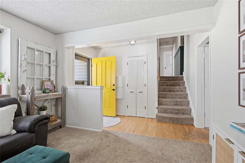 9009 82nd Pl, Overland Park, KS 66204