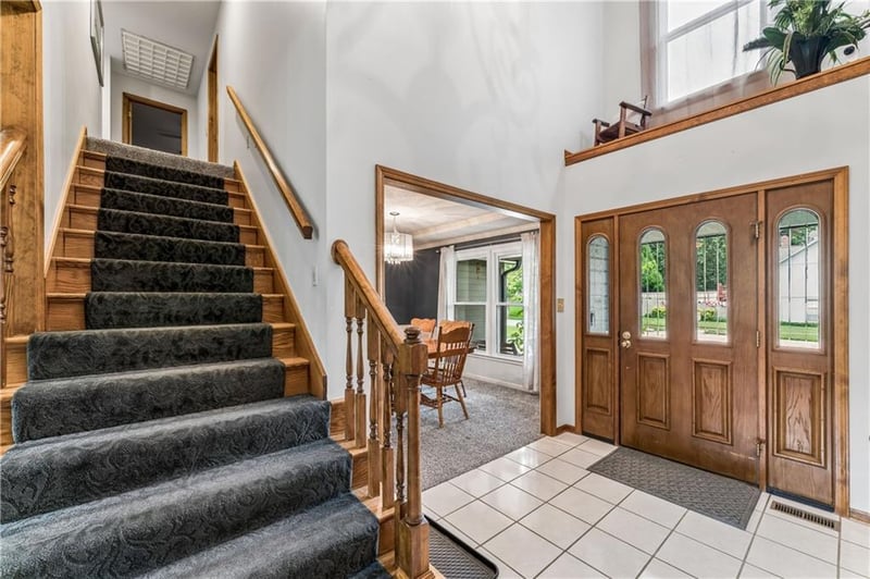 8515 Hallet St, Lenexa, KS 66215