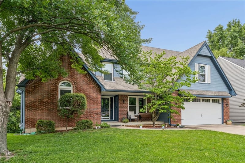 8515 Hallet St, Lenexa, KS 66215