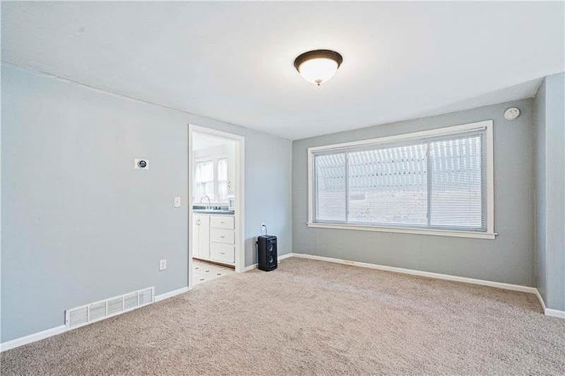 813 Crysler Ave, Independence, MO 64050