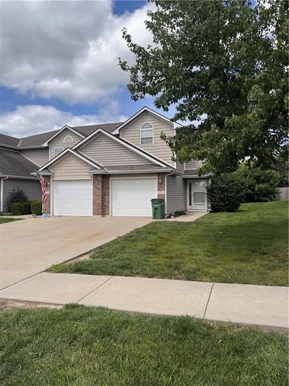 9021 Gala Dr, Lee's Summit, MO 64064