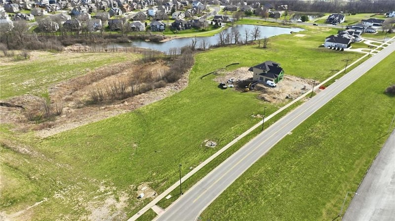 2118 Shoal Creek Pw, Kansas City, MO 64155