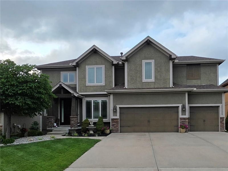21836 176th Ter, Olathe, KS 66062