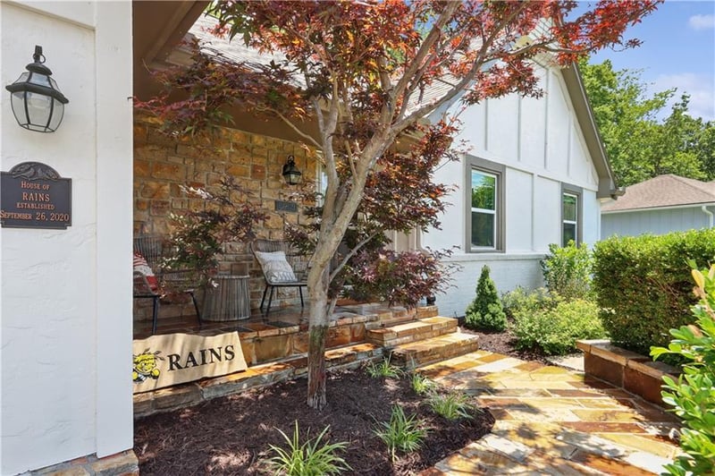 5909 Greenwood St, Shawnee, KS 66216