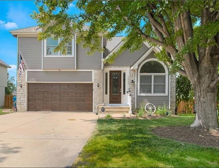 5642 Brownridge Dr, Shawnee, KS 66218
