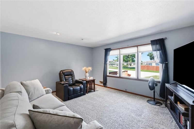 3714 154th Ter, Basehor, KS 66007