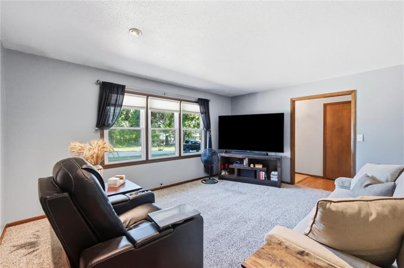 3714 154th Ter, Basehor, KS 66007