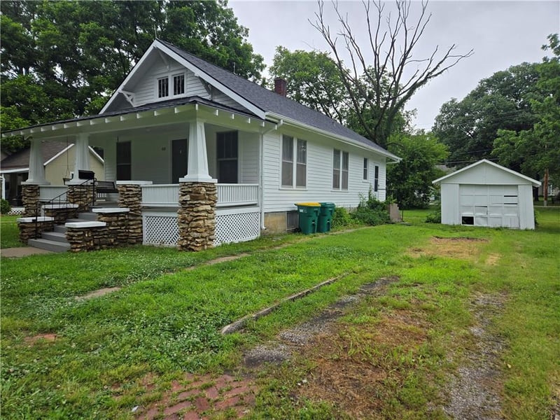 408 Miami St, Paola, KS 66071