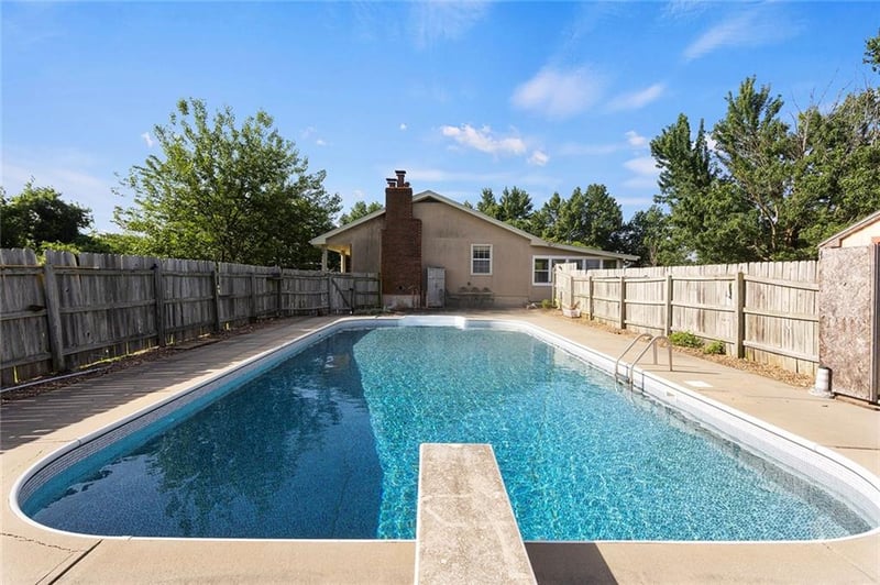 16008 176th St, Holt, MO 64048