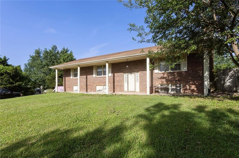 16008 176th St, Holt, MO 64048