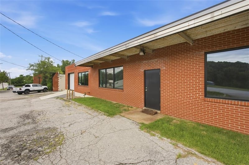 5629 Raytown Rd, Kansas City, MO 64133