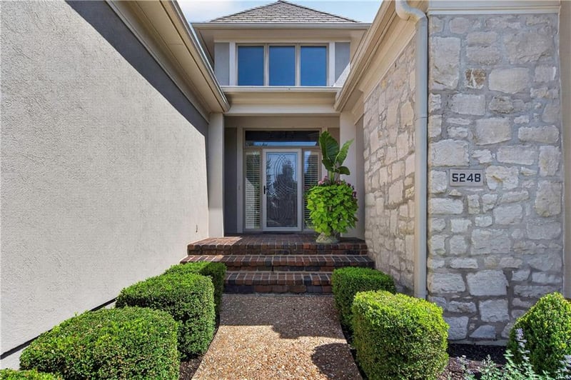 5248 115th Ter, Leawood, KS 66211