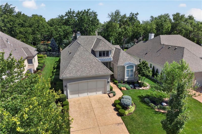 5248 115th Ter, Leawood, KS 66211