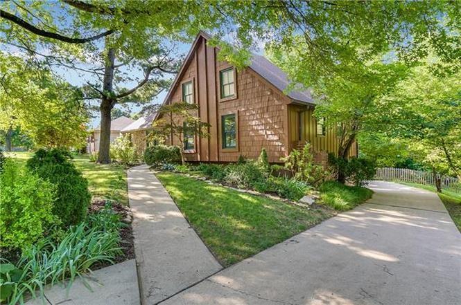1107 109th Ter, Kansas City, MO 64131