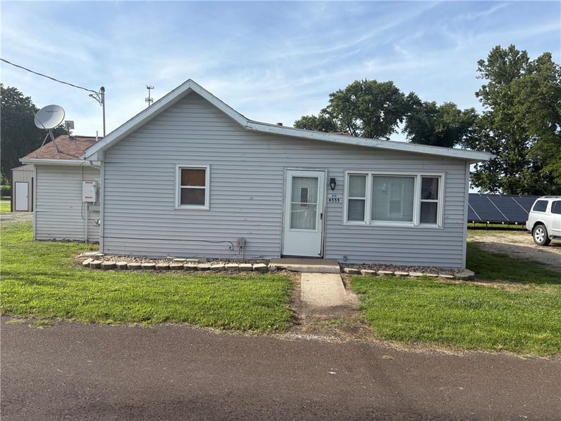 6555 George St, St Joseph, MO 64504