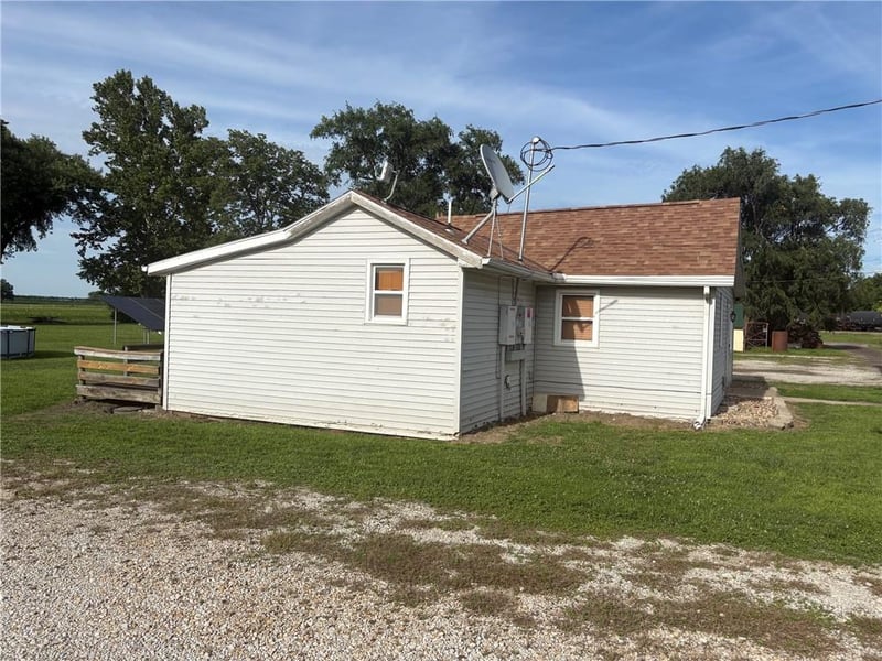 6555 George St, St Joseph, MO 64504